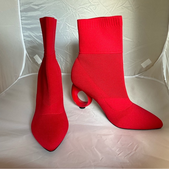 Red Sculptural Heel Sock Boot Circular Heel Statement Ankle Boot 11 NWT Beyoncé - Picture 12 of 16